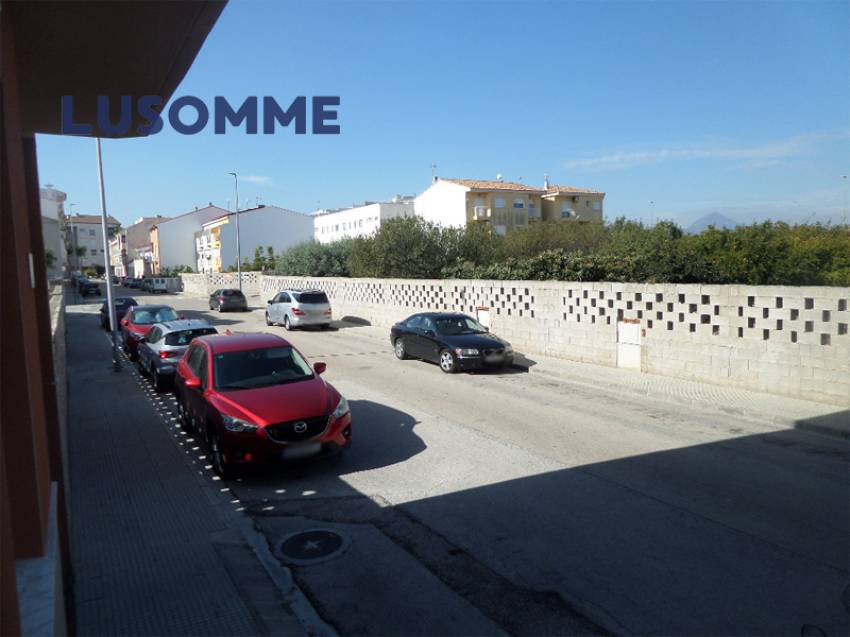 Descripción 477 - Sin comisión inmobiliaria.
Piso en venta en Plaza de la Música, Miramar.

Vivienda en primer piso, en edificio de 2007 con ascensor.
