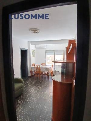 Foto 491 de Piso en Calle Padre Viñas.
Junto a la estación de tranvía Sant Miquel dels Reis y Orriols (línea 6).

Dispone de 60 m² con