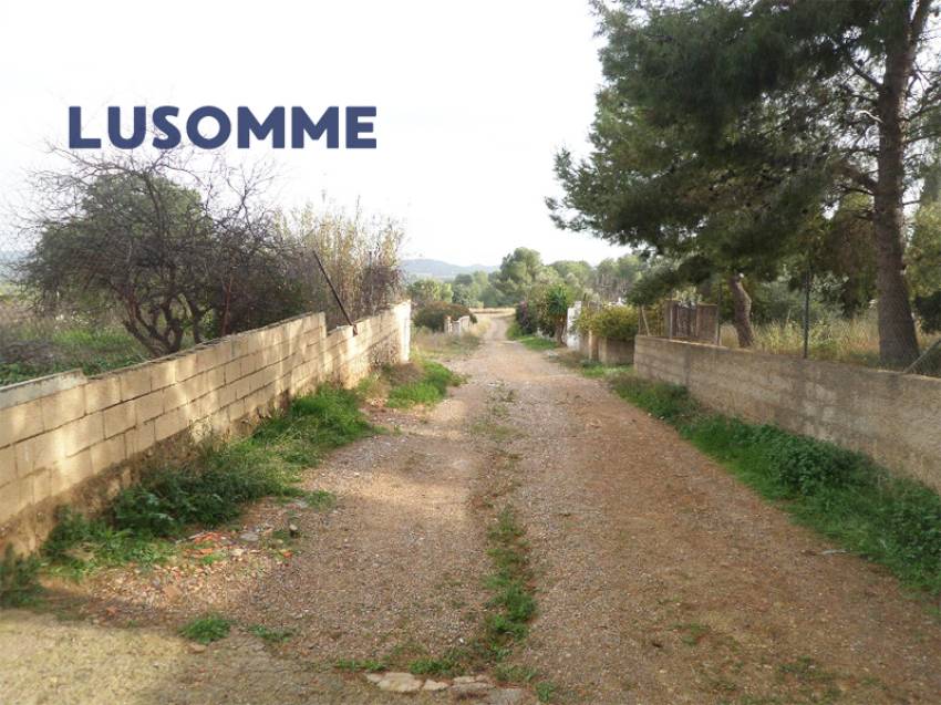 Descripción 502 - Sin comisión inmobiliaria.
Casa unifamiliar en venta en Partida Les Mallaes, Llíria.

Vivienda de una sola planta para reformar, const