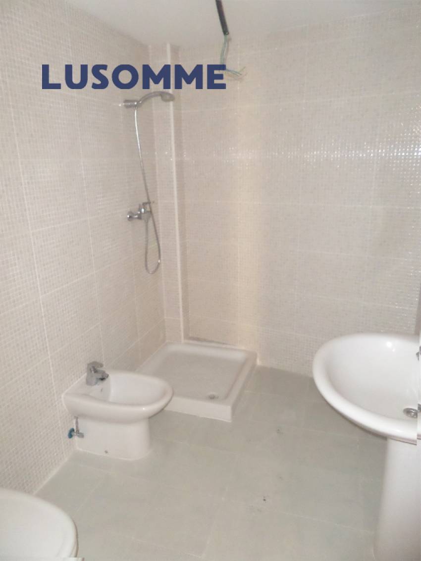 Descripción 503 - Vivienda a estrenar, construida en 2009.
Piso en venta carrer Xúquer, Carlet.

Vivienda en tercera planta con ascensor.

Piso de 113 