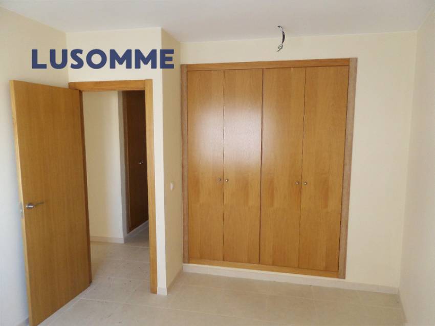Descripción 503 - Vivienda a estrenar, construida en 2009.
Piso en venta carrer Xúquer, Carlet.

Vivienda en tercera planta con ascensor.

Piso de 113 