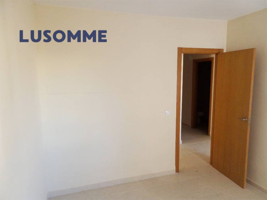 Descripción 503 - Vivienda a estrenar, construida en 2009.
Piso en venta carrer Xúquer, Carlet.

Vivienda en tercera planta con ascensor.

Piso de 113 