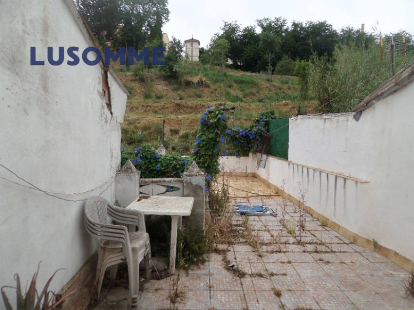 Descripción 506 - Sin comisión inmobiliaria.
Casa adosada en venta en calle Canterería, Ontinyent.

Vivienda de tres plantas totalmente para reformar, c