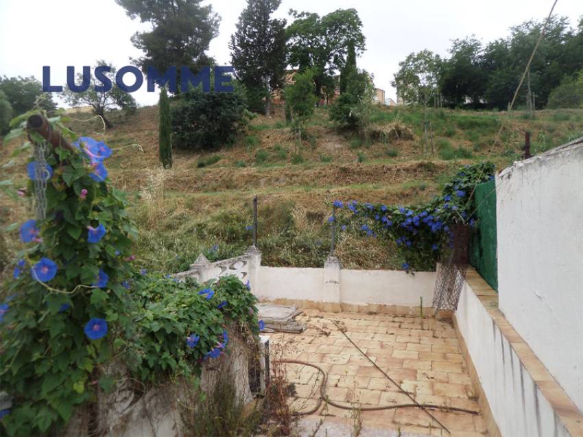 Descripción 506 - Sin comisión inmobiliaria.
Casa adosada en venta en calle Canterería, Ontinyent.

Vivienda de tres plantas totalmente para reformar, c