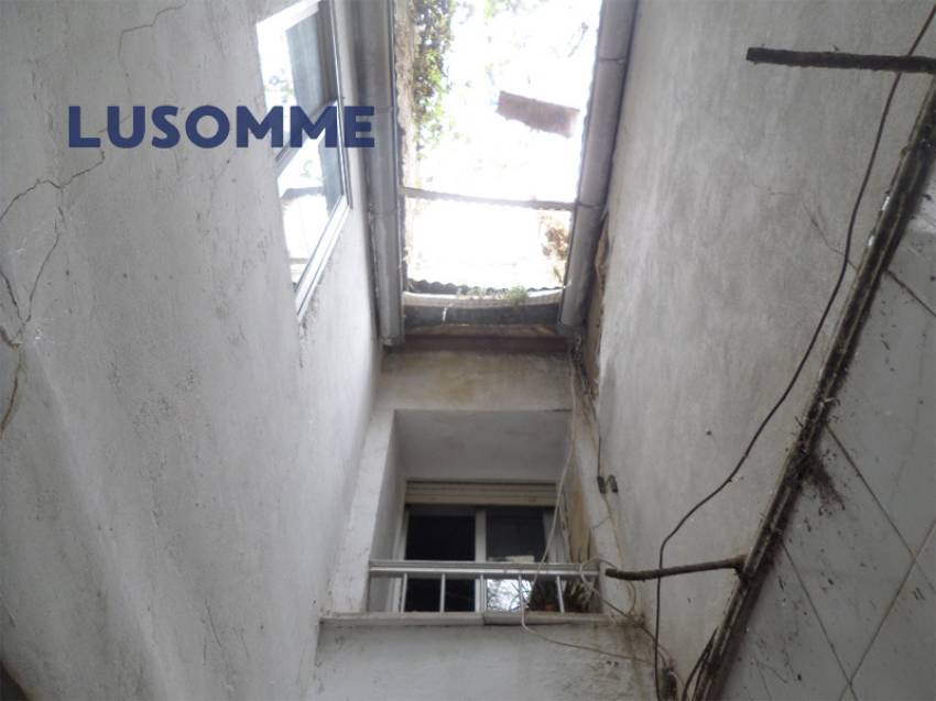 Descripción 506 - Sin comisión inmobiliaria.
Casa adosada en venta en calle Canterería, Ontinyent.

Vivienda de tres plantas totalmente para reformar, c