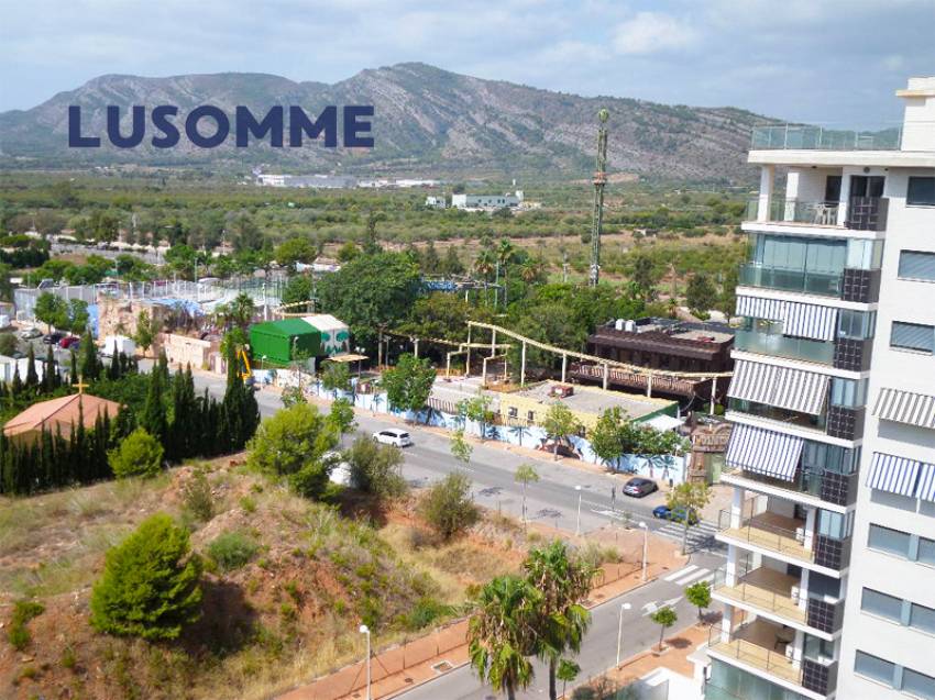 Descripción 510 - Ático dúplex con dos terrazas en Av. Central, Oropesa del Mar. 
A solo 800 m de la playa.

Vivienda en novena planta con ascensor. 
C